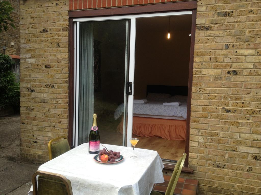 The Crystal Lodge Hotel Croydon Bilik gambar